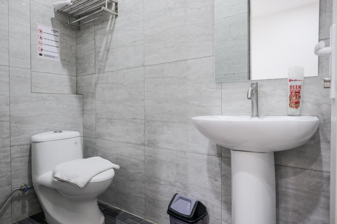 Reddoorz Plus @ Jalan Juanda Medan Zewnętrze zdjęcie