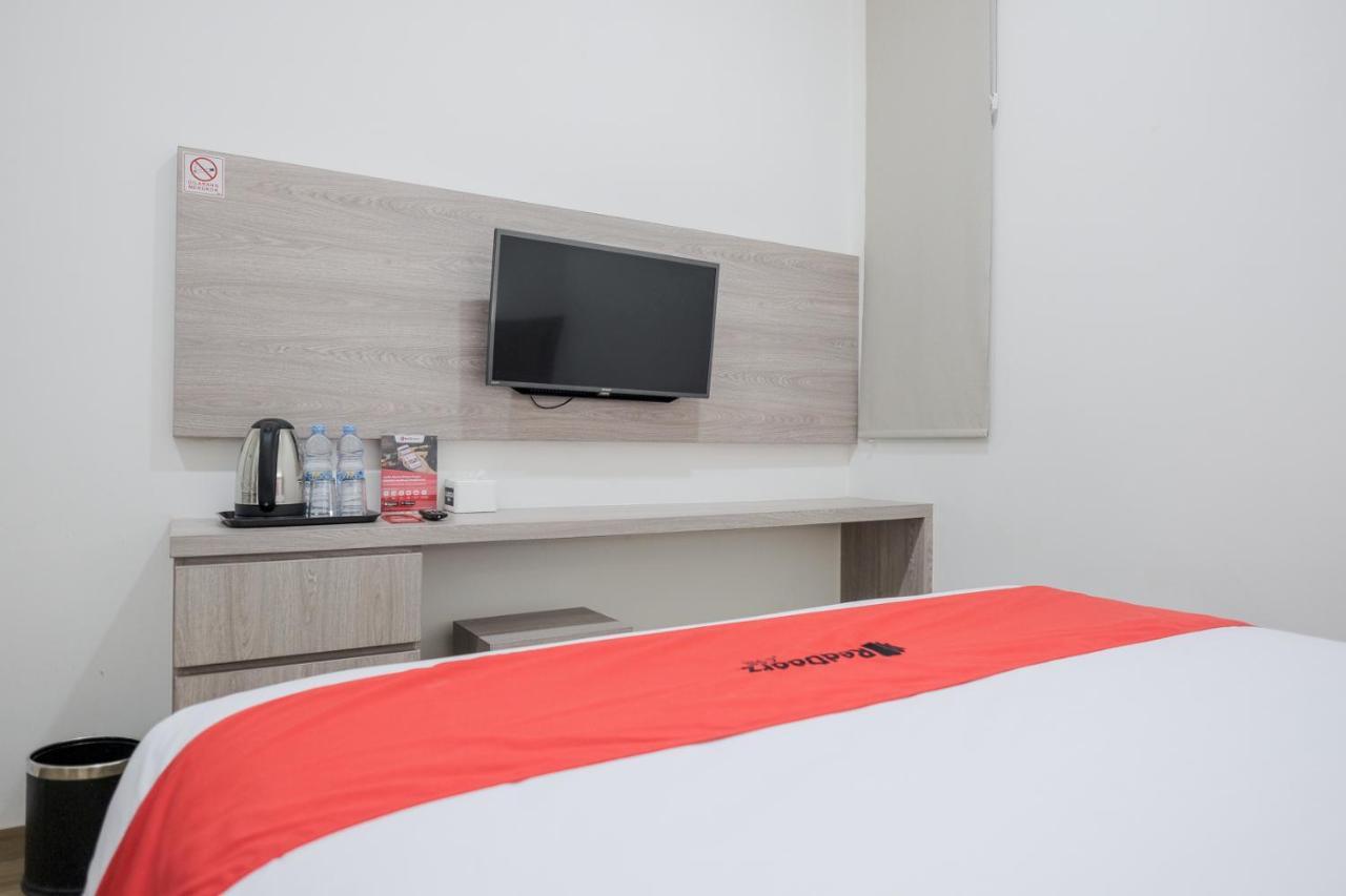 Reddoorz Plus @ Jalan Juanda Medan Zewnętrze zdjęcie